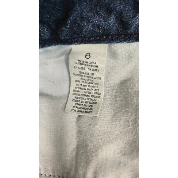 American Eagle Women's Destroyed, Distressed Denim Jean Shorts. Size 6. - Picture 8 of 10